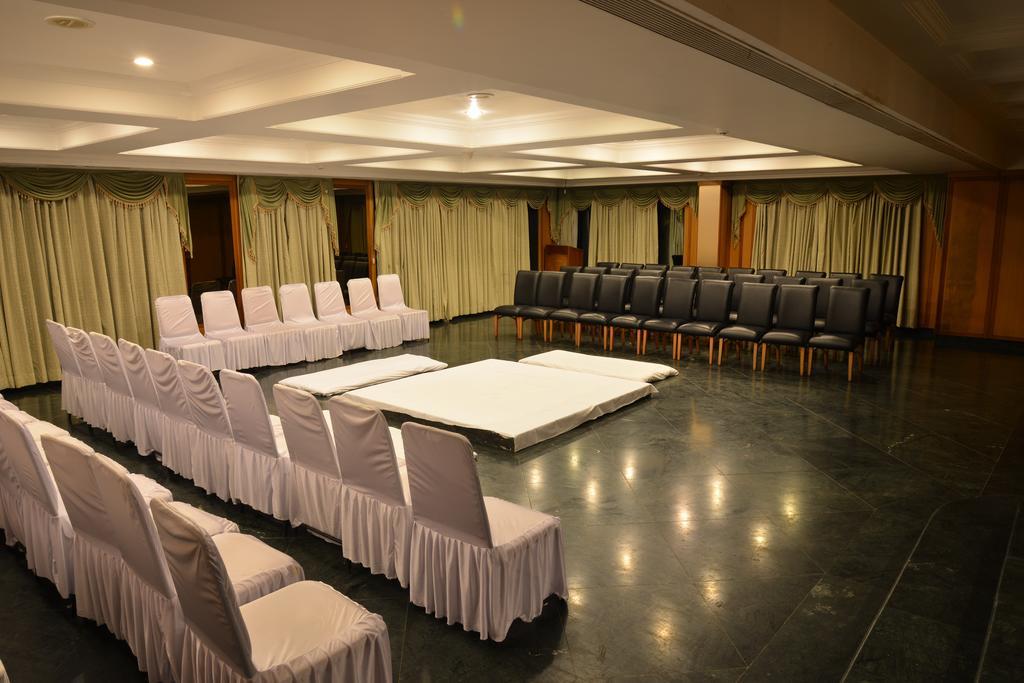 Hotel Kala Sagar Pimpri-Chinchwad Exterior photo
