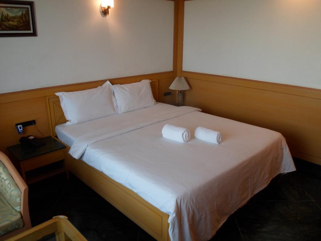 Hotel Kala Sagar Pimpri-Chinchwad Exterior photo